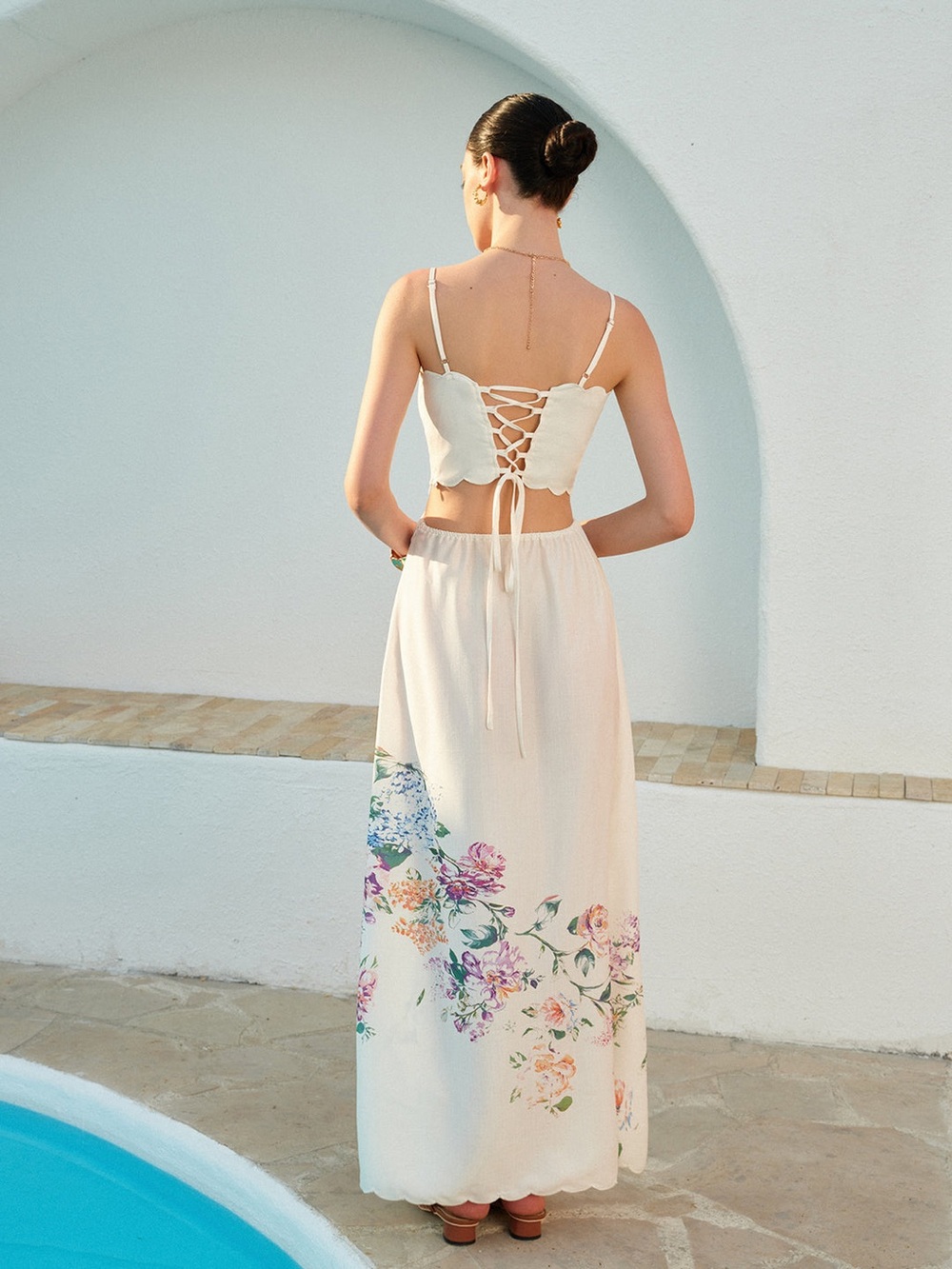 Commense Floral Print Lace-Up Back Sleeveless Dress - Picture 4 of 15